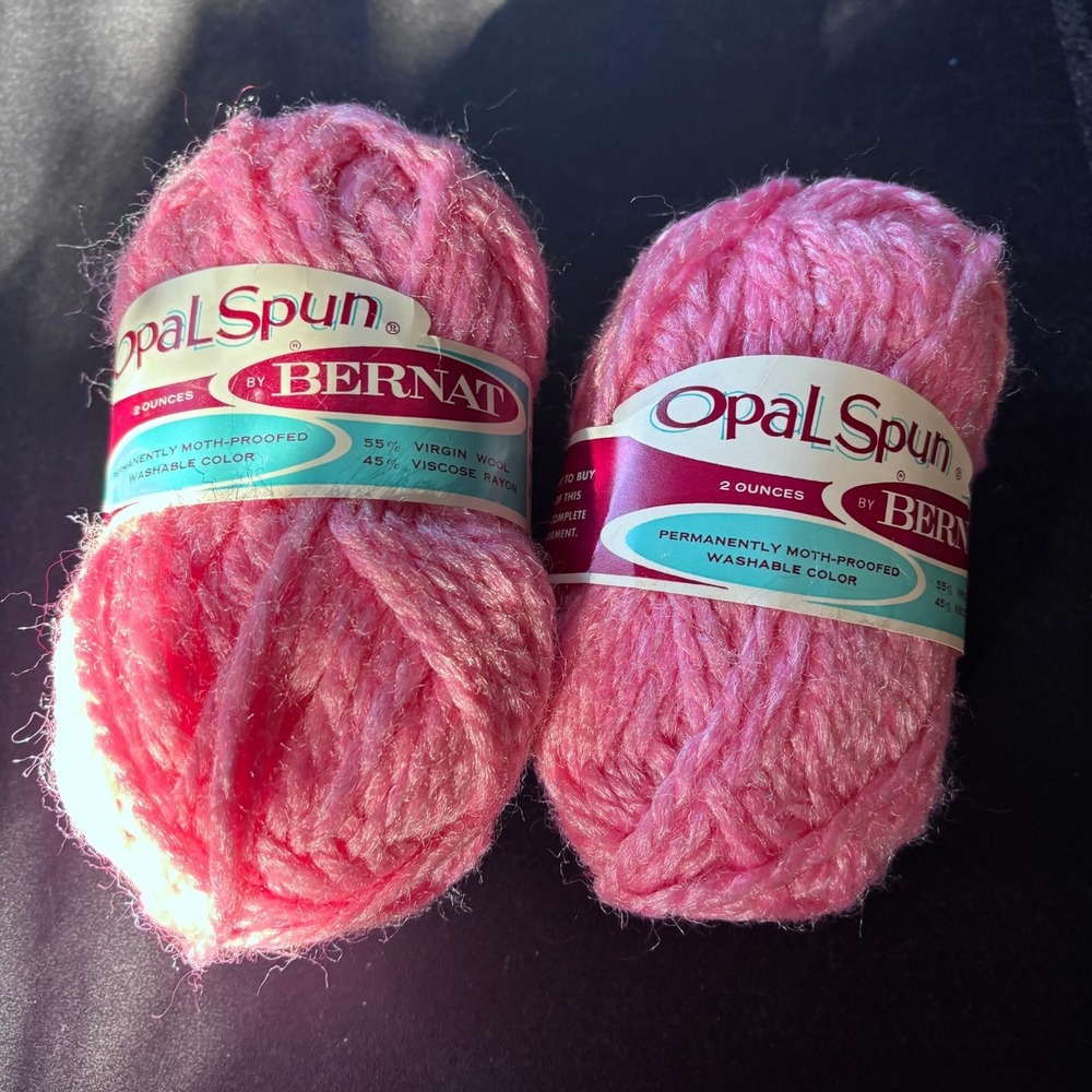Bernat OpalSpun Yarn Pink 2oz‎ Knitting Crochet Craft Supplies Moth-Proofed x 2